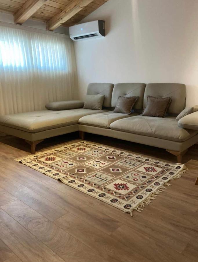 Lovely Loft 1-Bedroom In The Heart Of Тирана Экстерьер фото