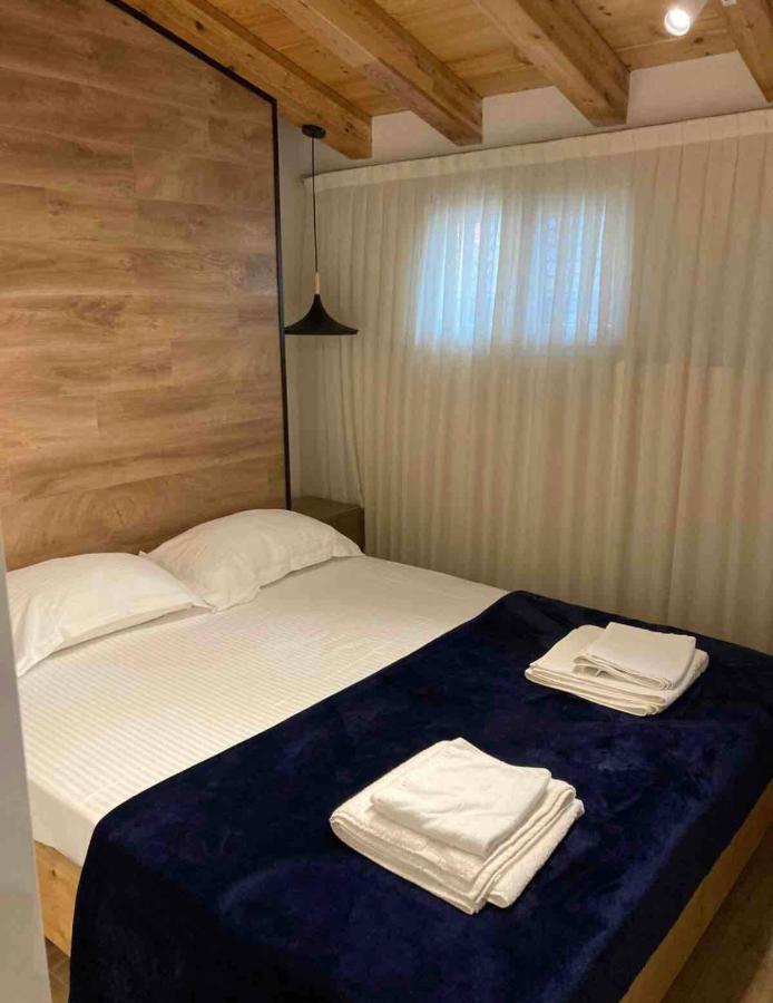 Lovely Loft 1-Bedroom In The Heart Of Тирана Экстерьер фото